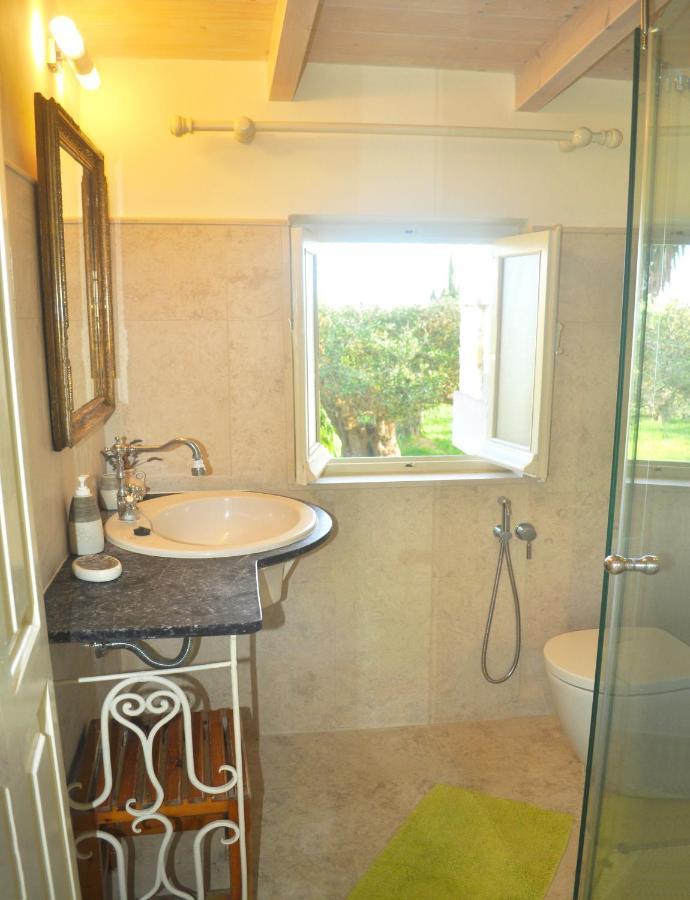 Lemoni Apartments เปเลคาส ภายนอก รูปภาพ