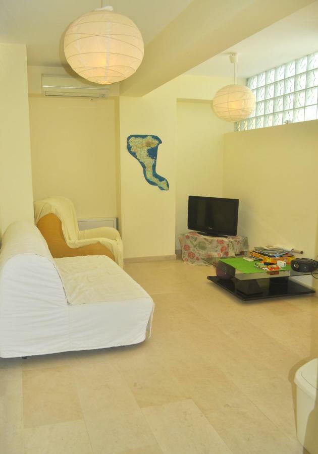 Lemoni Apartments เปเลคาส ภายนอก รูปภาพ