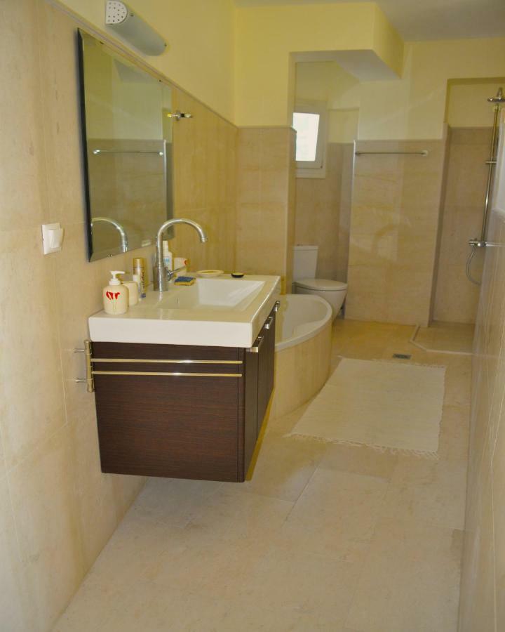 Lemoni Apartments เปเลคาส ภายนอก รูปภาพ
